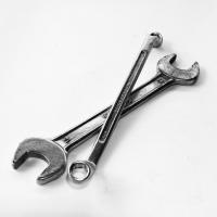 stainless-steel-close-wrench-on-spanner-210881